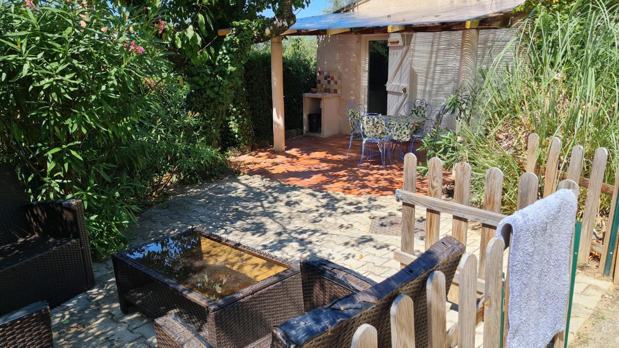 Le Bien Place Salernes Exterior foto